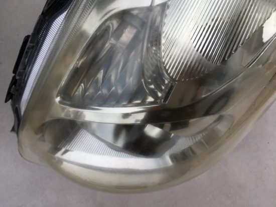 ヘッドライトの黄ばみがすぐに再発する、なんてことはありません 