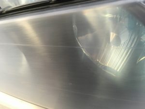 トヨタアルテッツァのヘッドライトクリア剥がれ施工中の状態